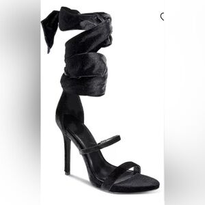 Aminah high-end Elegant Black Velvet High Heel Shoe size 6.5